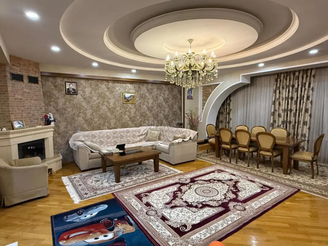 Satılır 4 otaqlı mənzil 154 m²