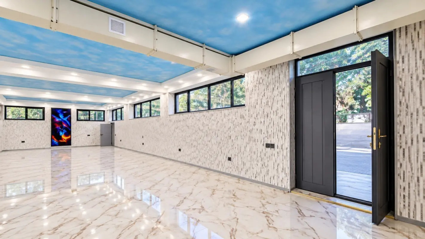 Satılır obyekt 300 m²