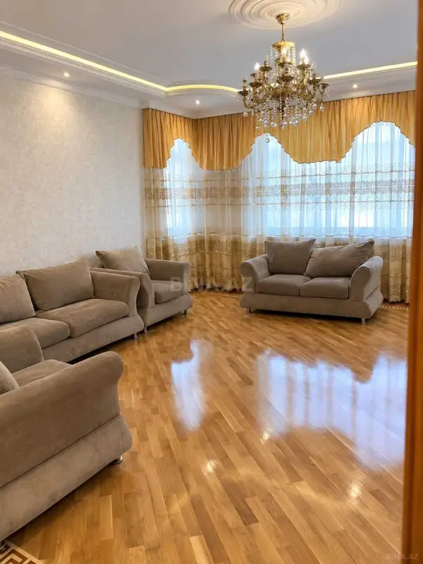 Kirayə verilir 3 otaqlı mənzil 140 m²