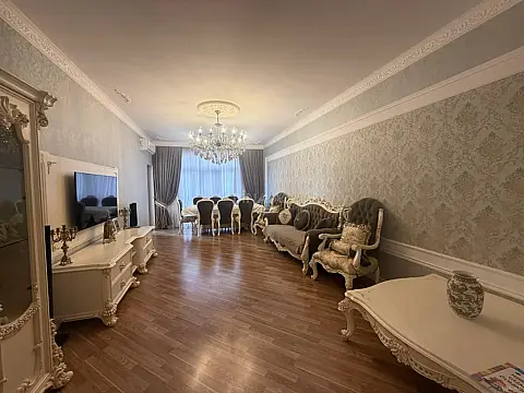 Satılır 3 otaqlı mənzil 160 m² — Bakı 3 otaq 160.00 m²