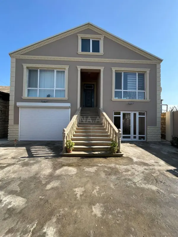 Satılır 4 otaqlı həyət evi 135 m²