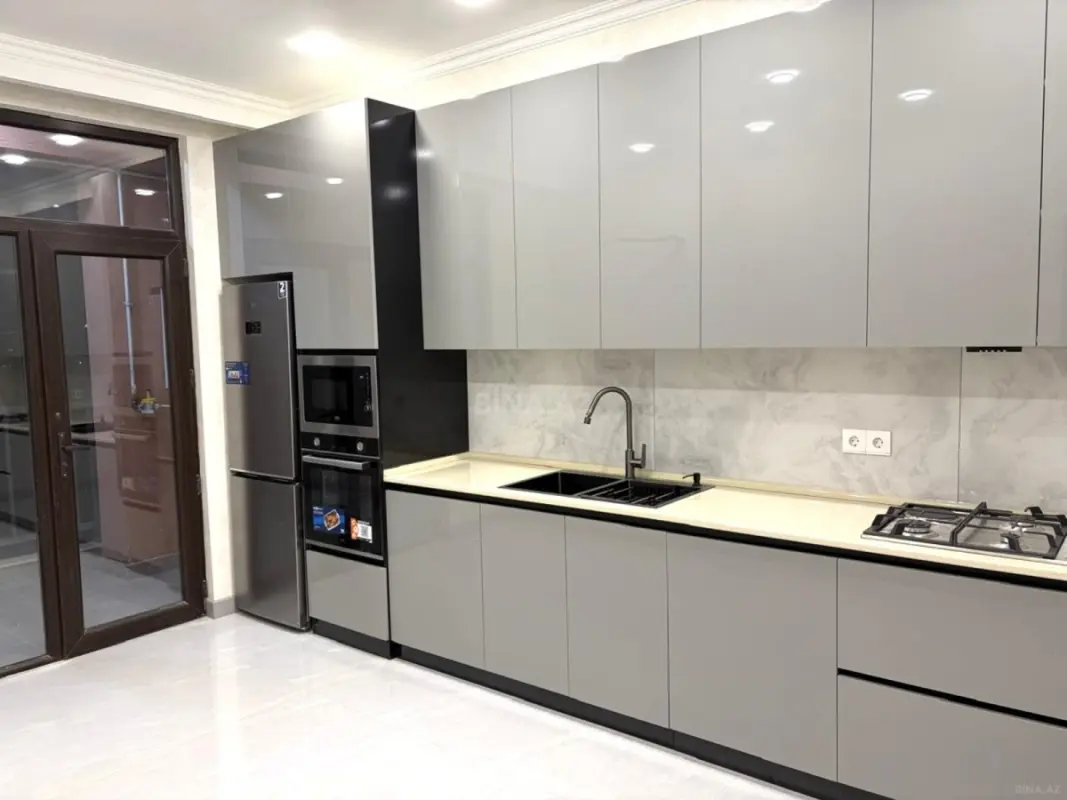 Kirayə verilir 2 otaqlı mənzil 80 m²