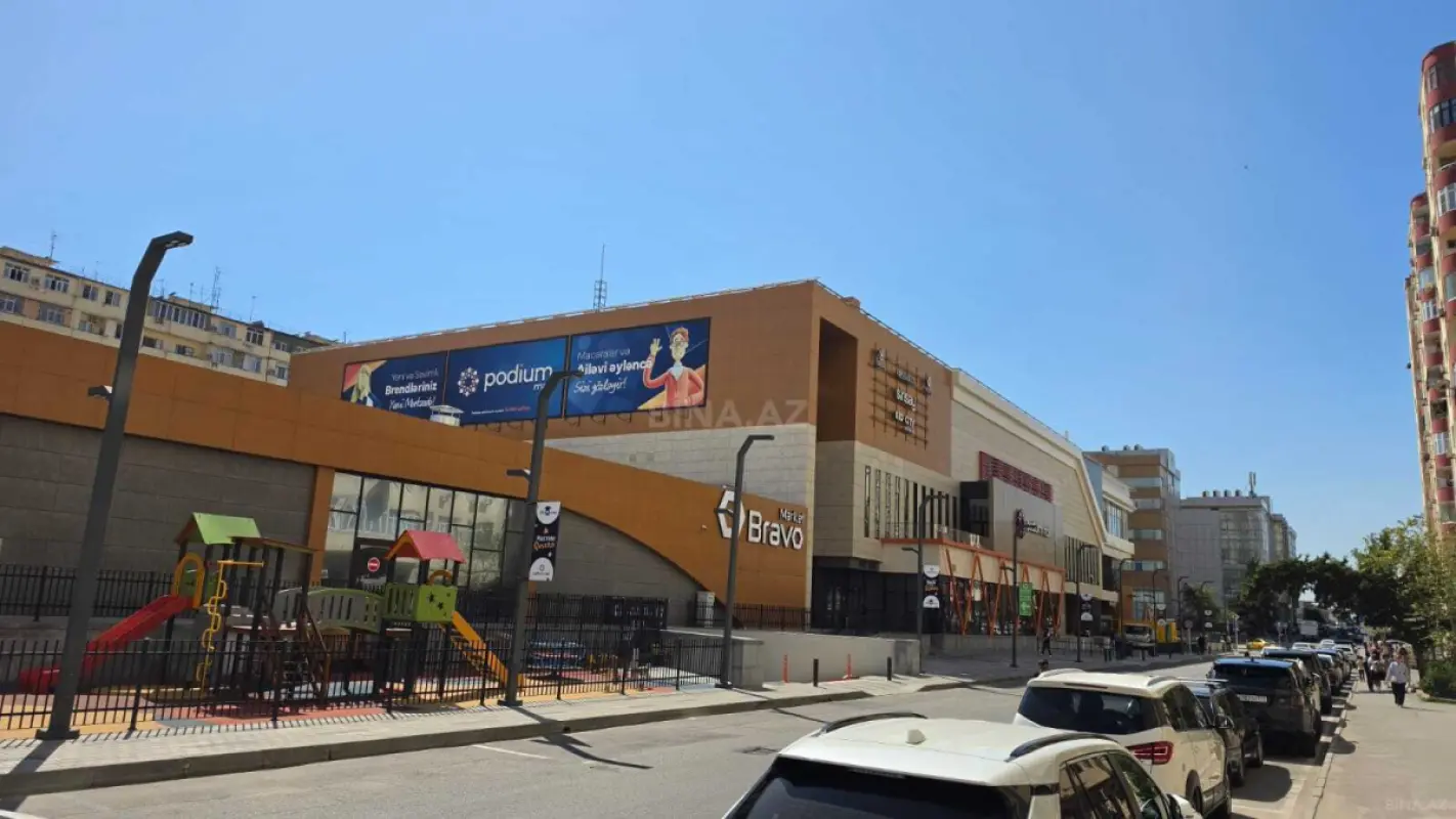 Satılır 4 otaqlı mənzil 160 m²
