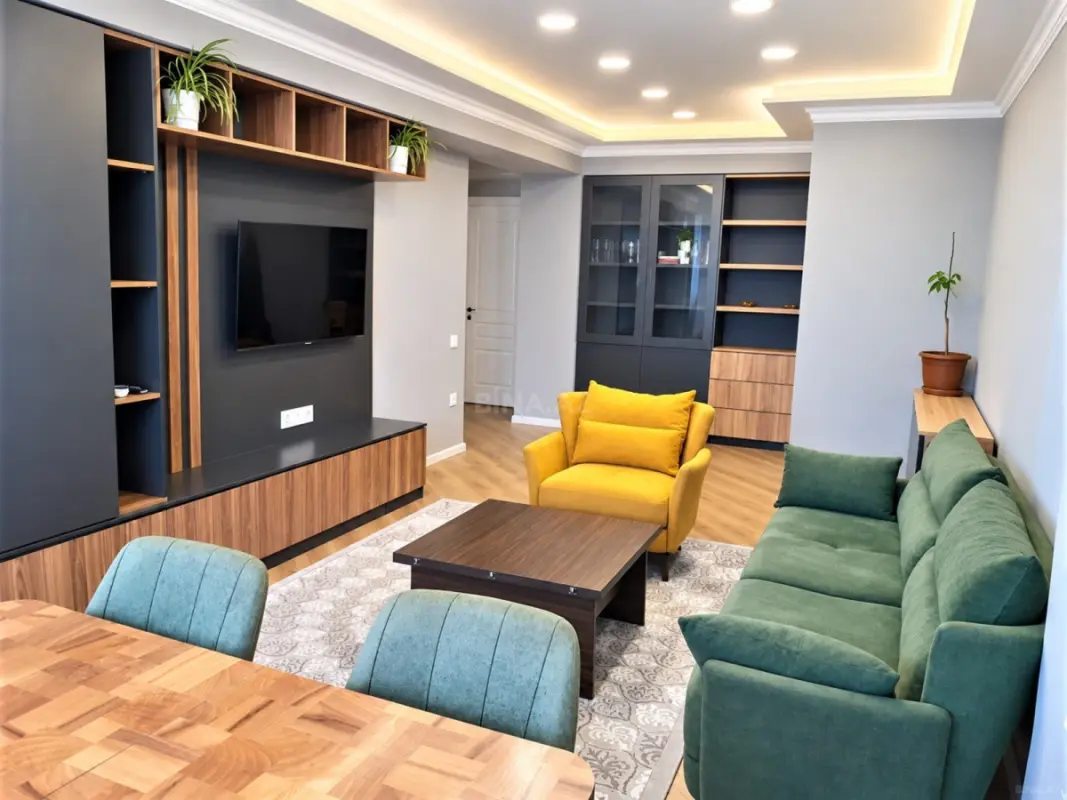 Kirayə verilir 2 otaqlı mənzil 75 m²