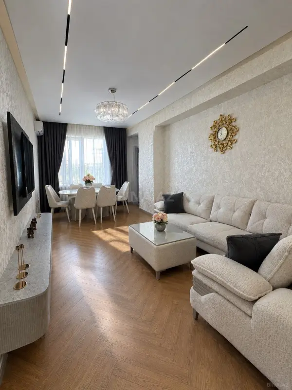 Satılır 3 otaqlı mənzil 108 m²