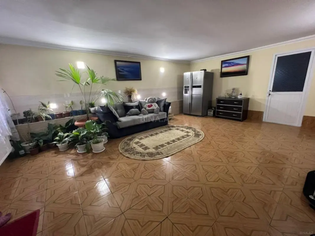 Satılır 7 otaqlı mənzil 420 m²