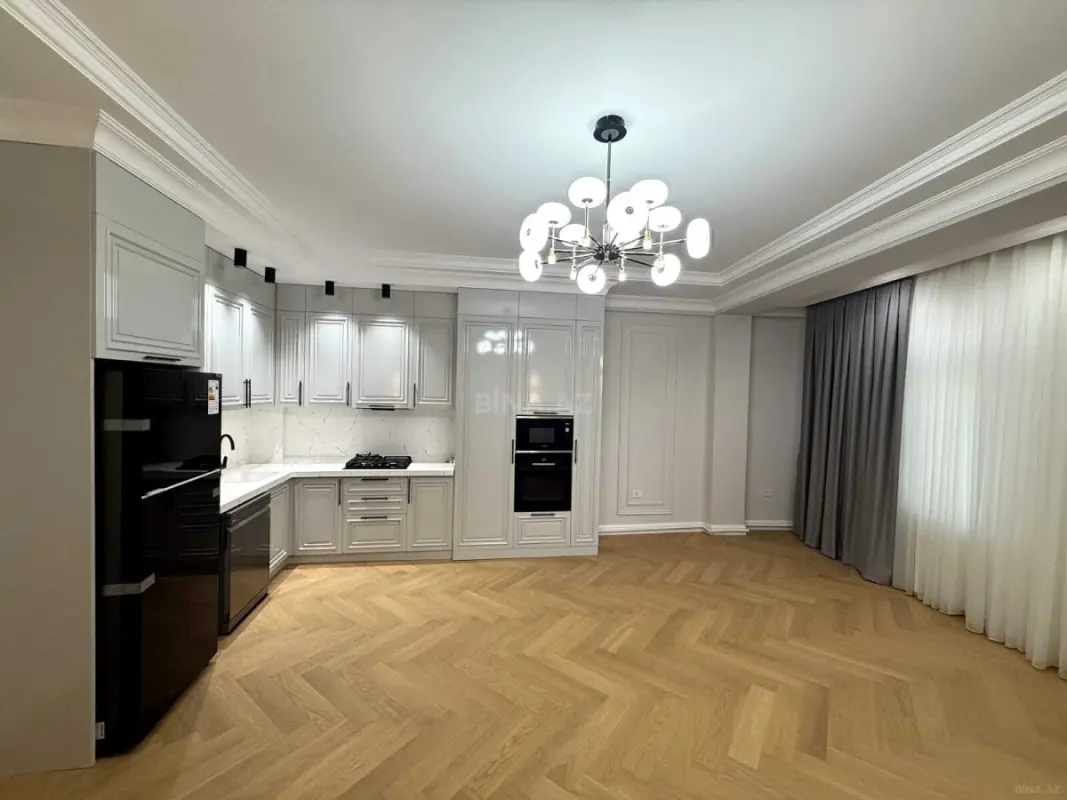 Satılır 2 otaqlı mənzil 77 m²