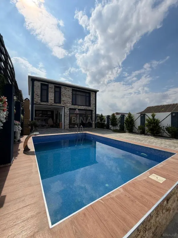 Satılır 4 otaqlı həyət evi 200 m²