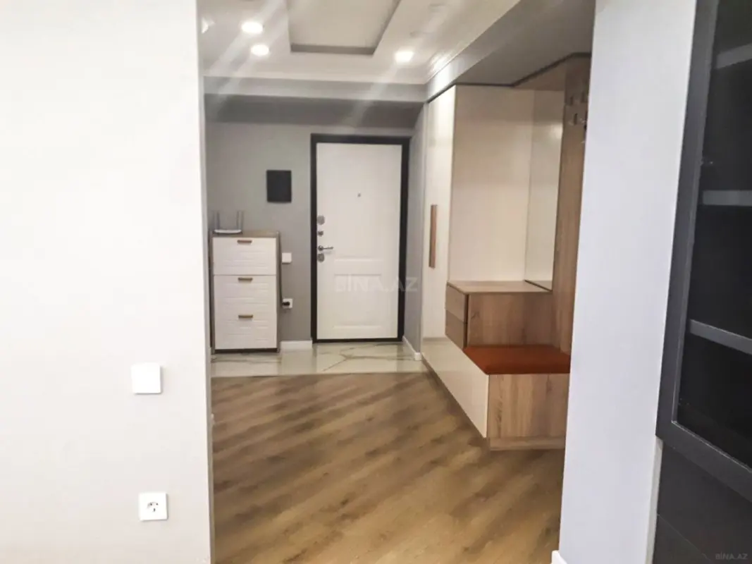 Kirayə verilir 2 otaqlı mənzil 75 m²