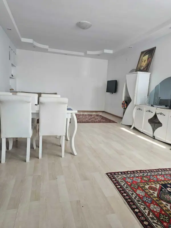 Satılır 2 otaqlı mənzil 70 m²
