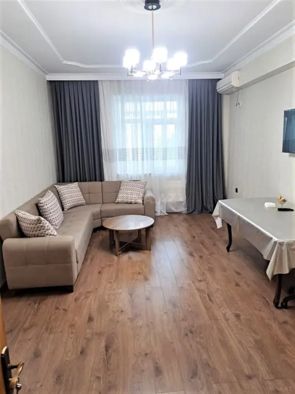 Kirayə verilir 3 otaqlı mənzil 105 m²