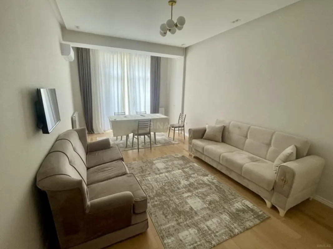 Kirayə verilir 2 otaqlı mənzil 75 m²
