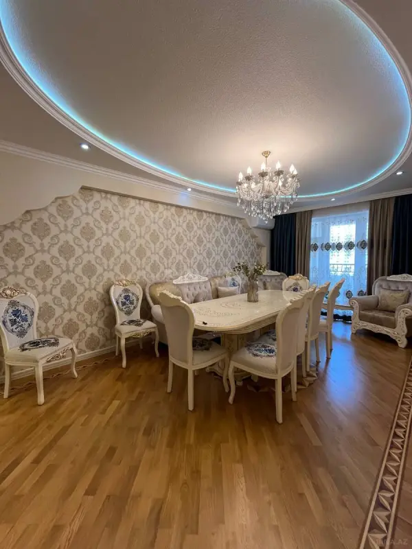 Satılır 4 otaqlı mənzil 156 m²