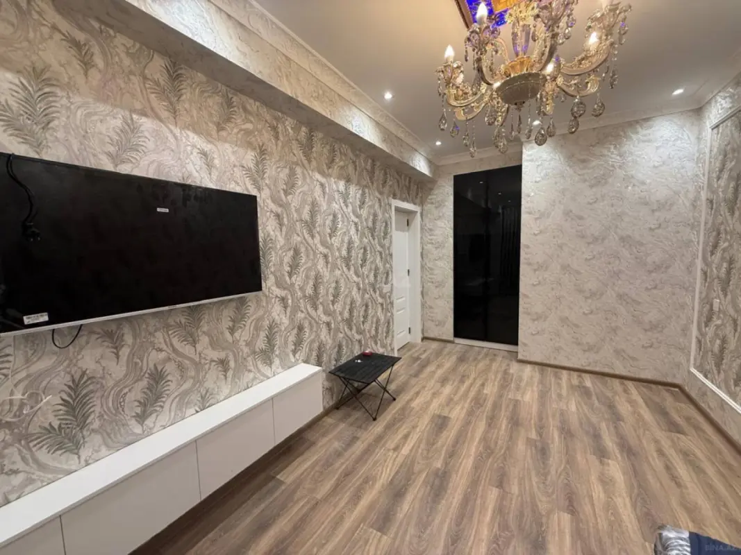 Satılır 2 otaqlı mənzil 70 m²