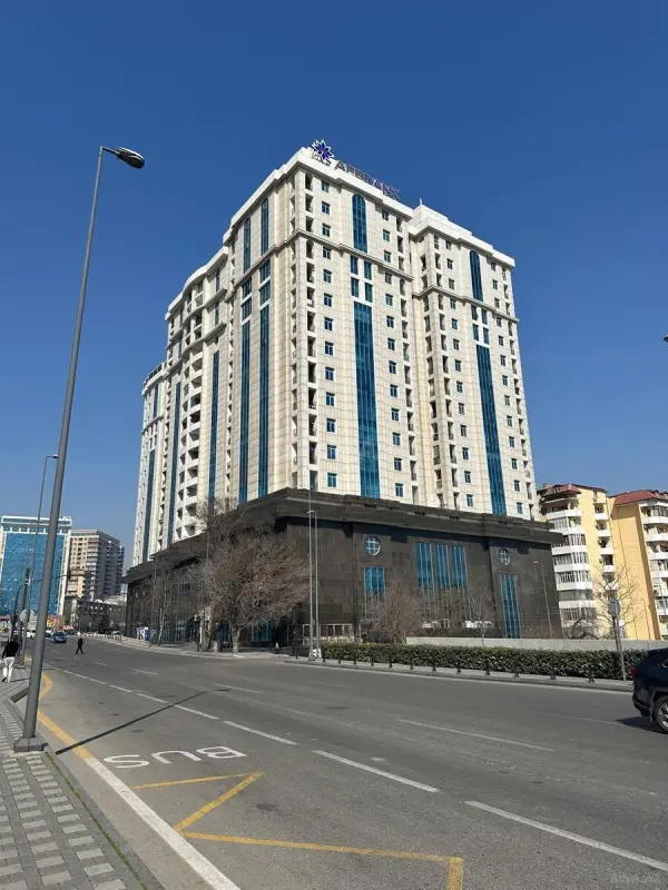 Kirayə verilir 5 otaqlı mənzil 180 m²