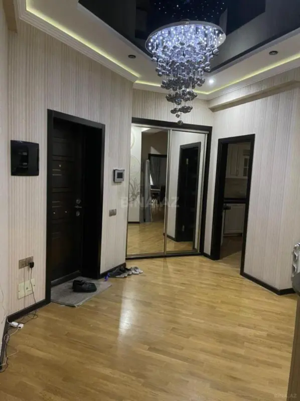 Kirayə verilir 4 otaqlı mənzil 160 m²