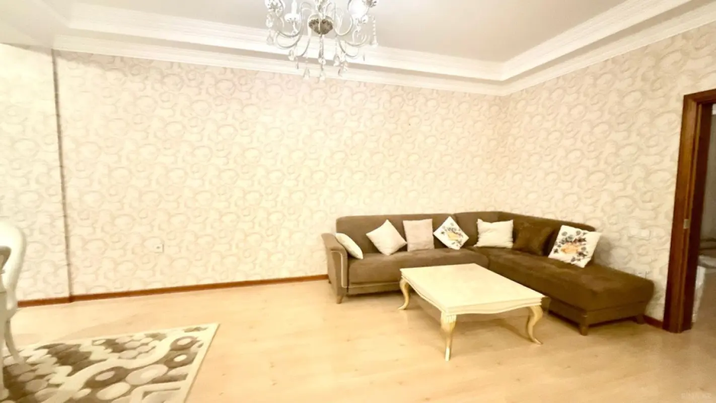 Kirayə verilir 3 otaqlı mənzil 185 m²