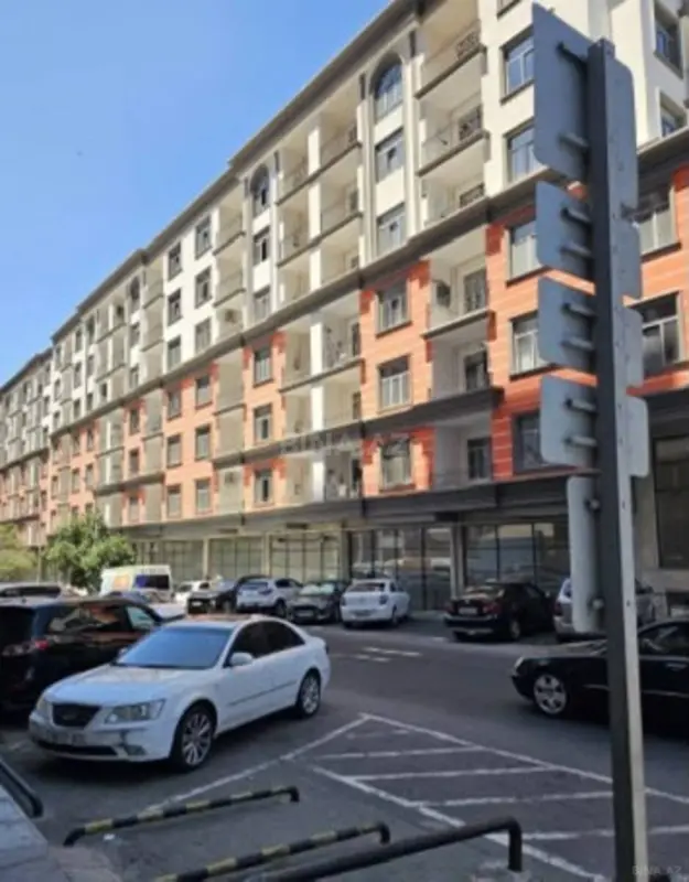 Satılır 3 otaqlı mənzil 115 m²
