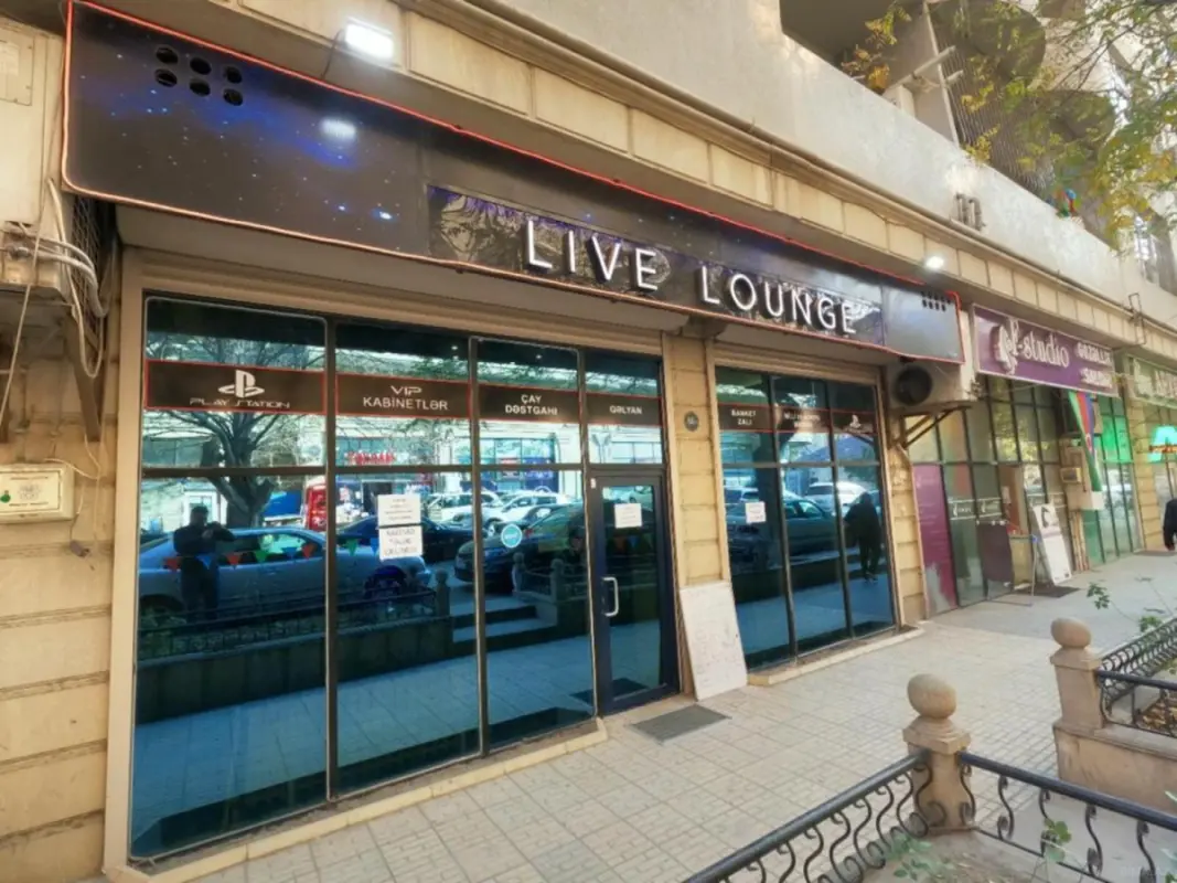 Satılır obyekt 250 m²
