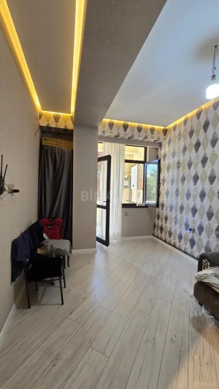 Satılır 2 otaqlı mənzil 61 m²