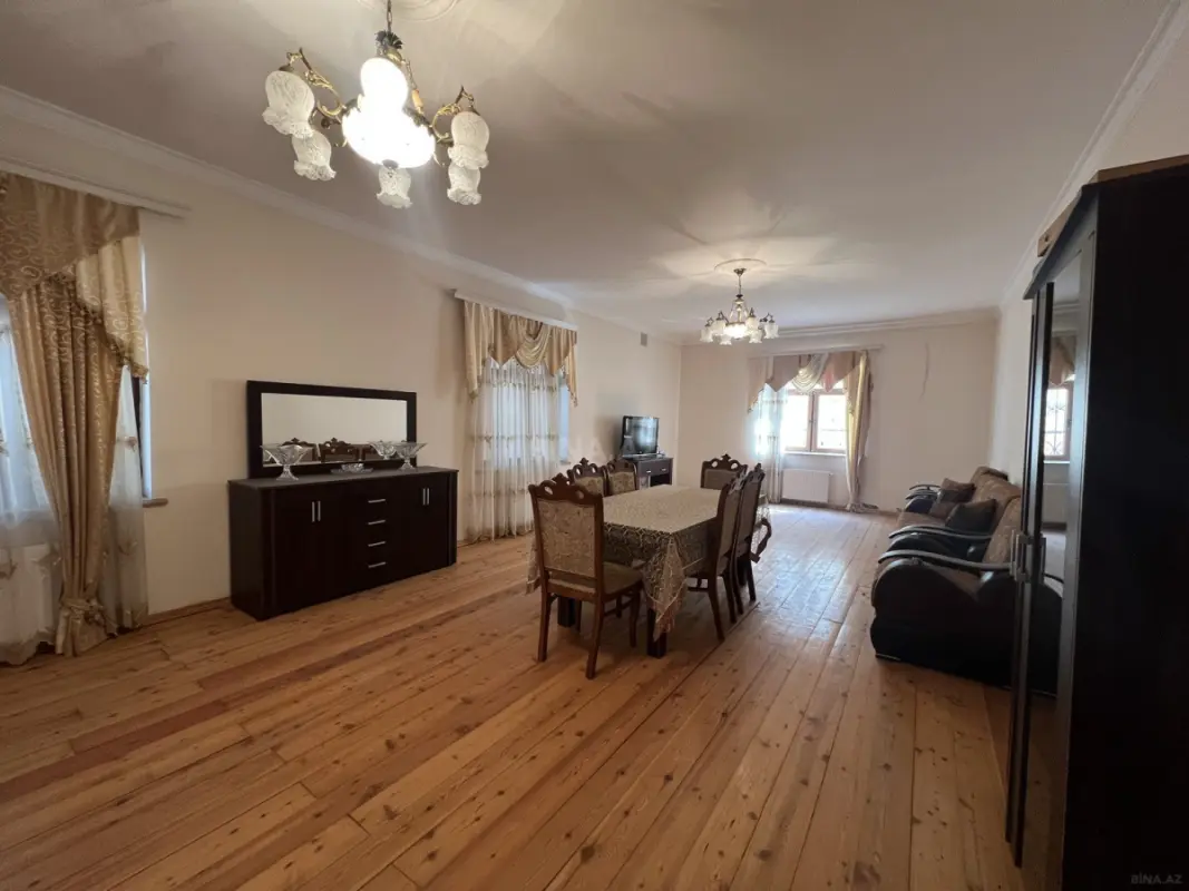 Satılır 4 otaqlı həyət evi 600 m²