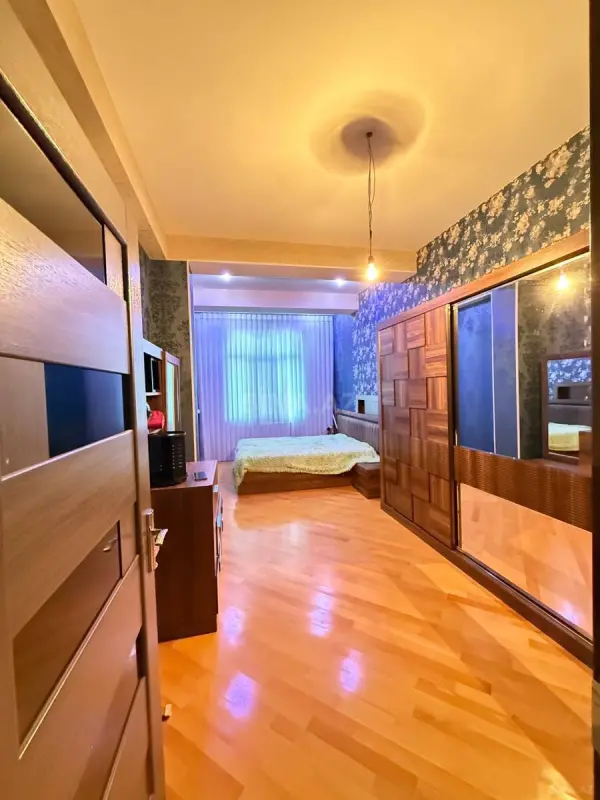 Satılır 2 otaqlı mənzil 68.2 m²