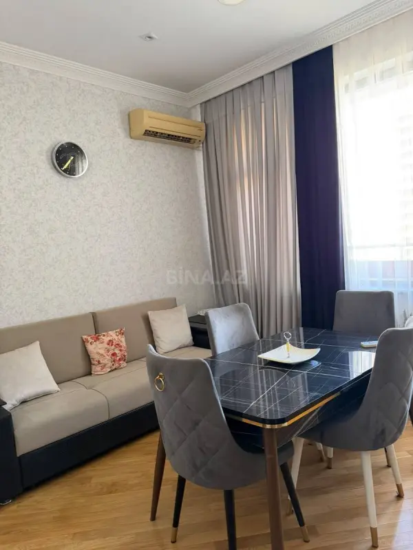 Kirayə verilir 2 otaqlı mənzil 90 m²