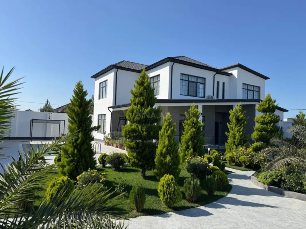 Satılır 5 otaqlı həyət evi 285 m²