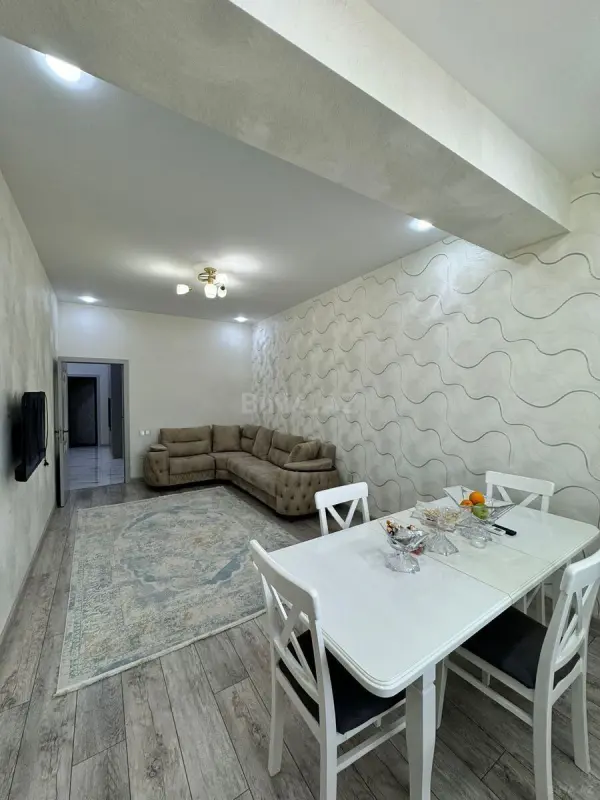Kirayə verilir 2 otaqlı mənzil 75 m²