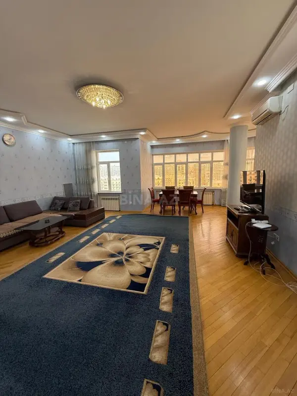 Satılır 3 otaqlı mənzil 150 m²