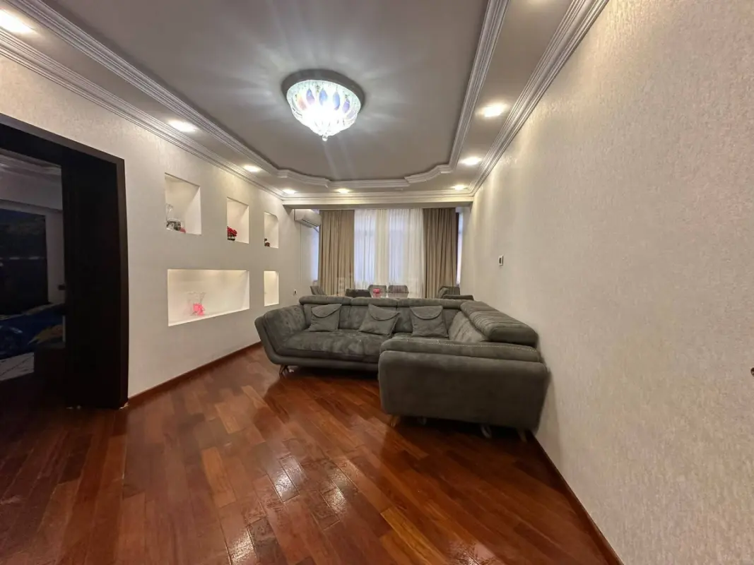 Satılır 3 otaqlı mənzil 101 m²