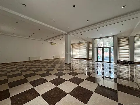 Kirayə verilir obyekt 1300 m² — Bakı 1300.00 m²