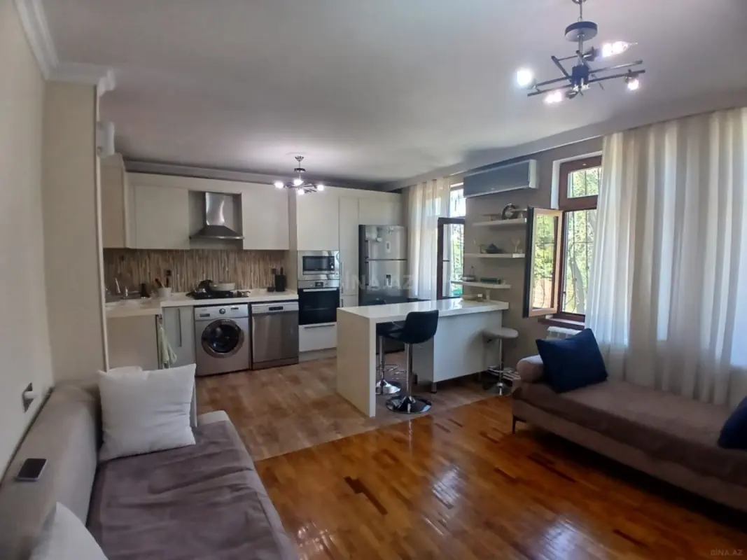 Satılır 4 otaqlı mənzil 85 m²