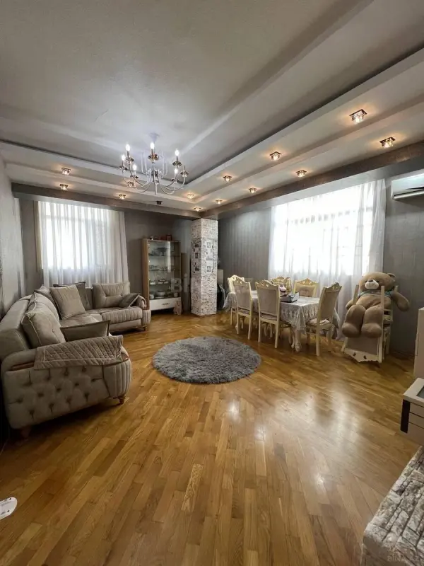 Satılır 3 otaqlı mənzil 108 m²