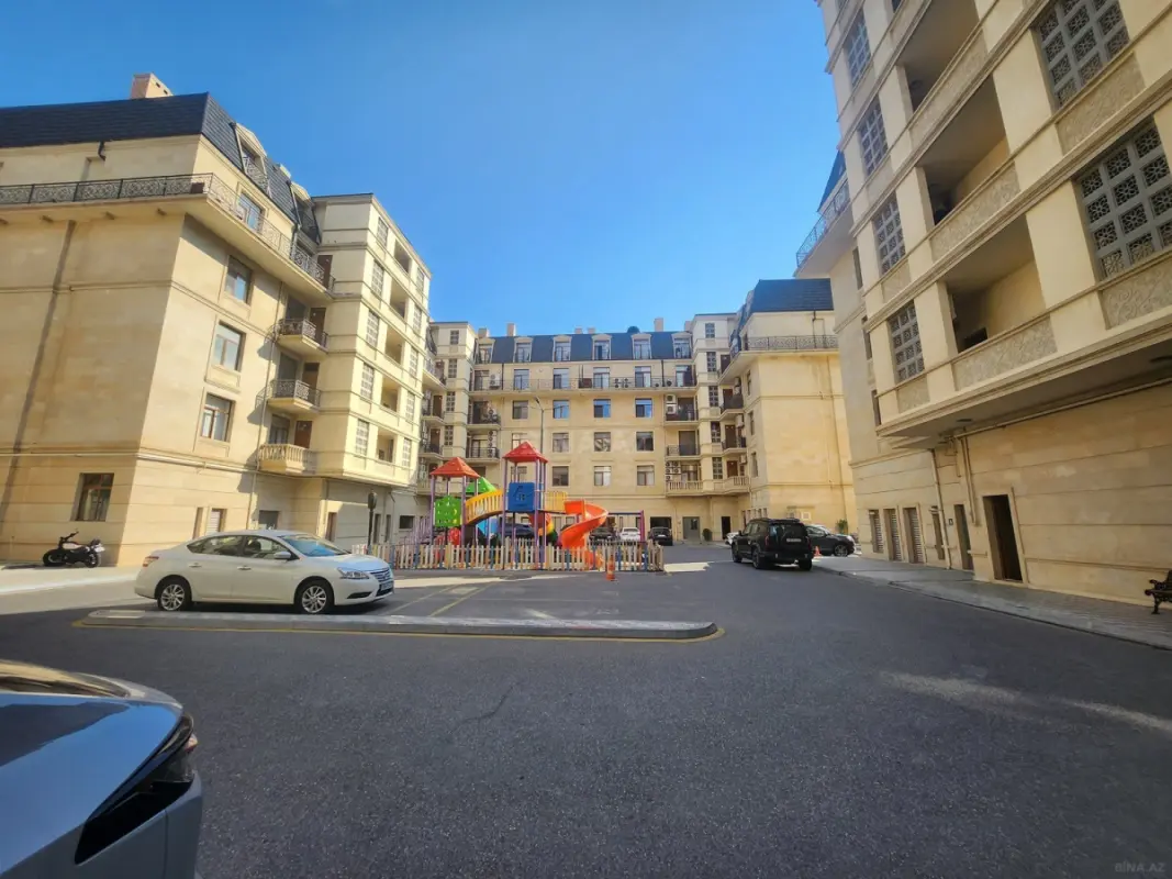 Kirayə verilir 5 otaqlı mənzil 200 m²