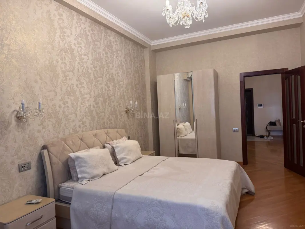 Kirayə verilir 2 otaqlı mənzil 111 m²