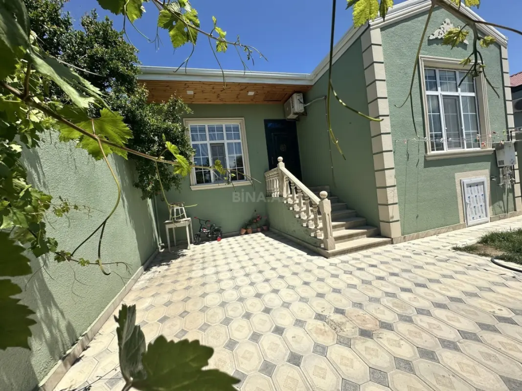 Satılır 4 otaqlı həyət evi 100 m²