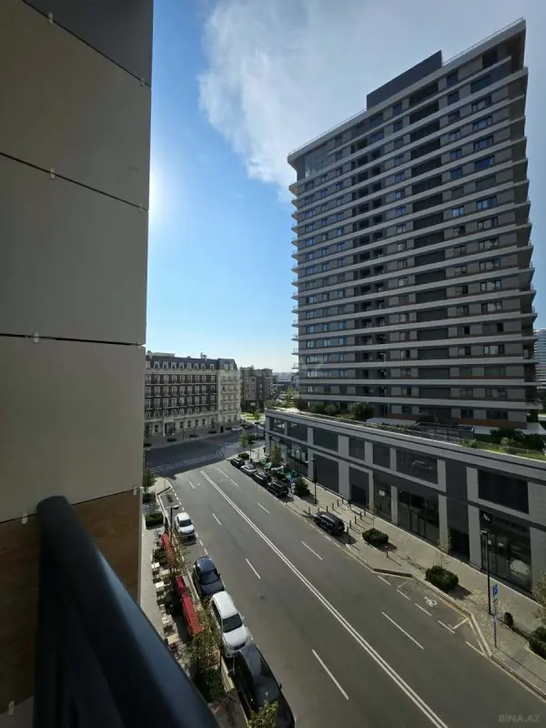 Satılır 4 otaqlı mənzil 120 m²