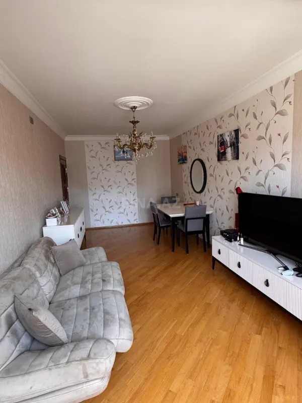 Satılır 4 otaqlı mənzil 105 m²