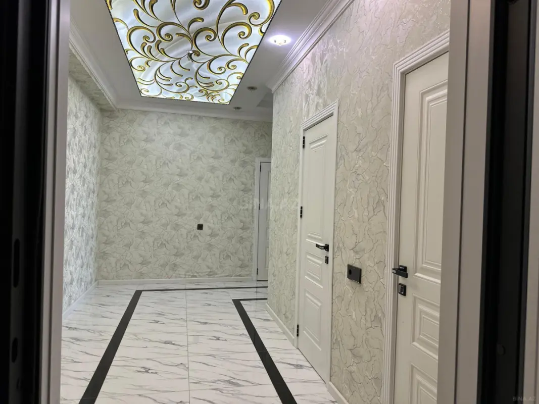 Satılır 3 otaqlı mənzil 107 m²