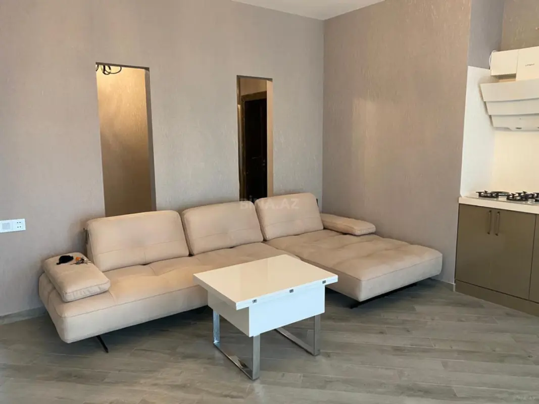 Kirayə verilir 2 otaqlı mənzil 90 m²