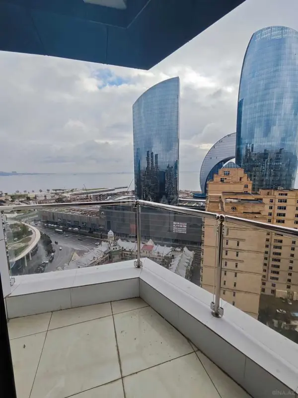 Kirayə verilir 3 otaqlı mənzil 135 m²