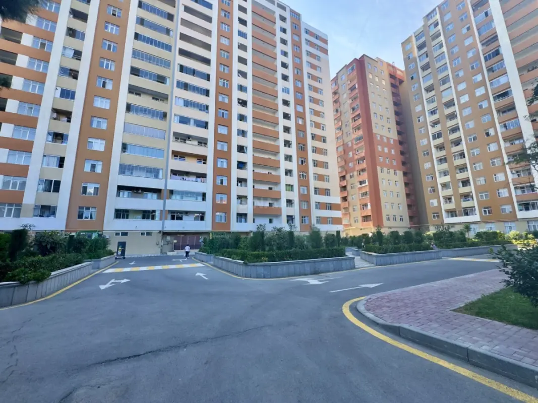 Satılır 2 otaqlı mənzil 79 m²