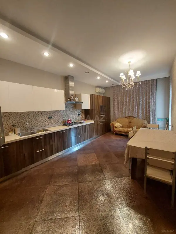 Satılır 3 otaqlı mənzil 145 m²