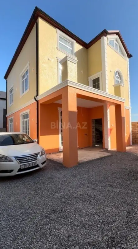 Satılır 6 otaqlı həyət evi 300 m²