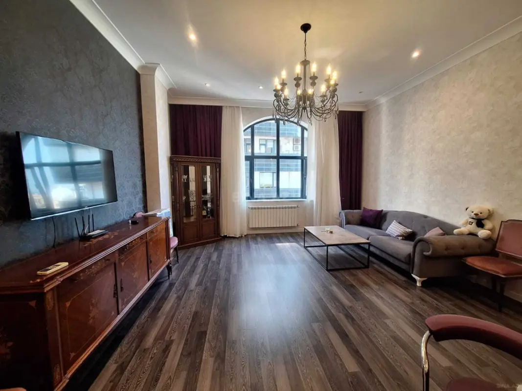 Kirayə verilir 2 otaqlı mənzil 80 m²