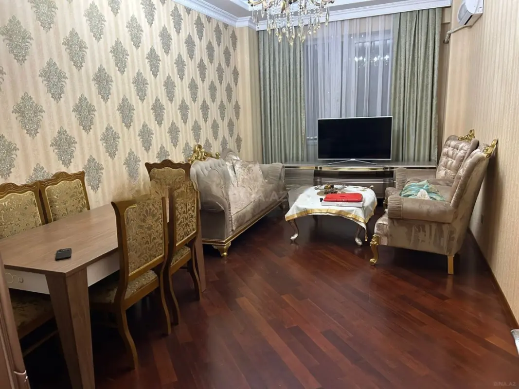 Kirayə verilir 3 otaqlı mənzil 120 m²