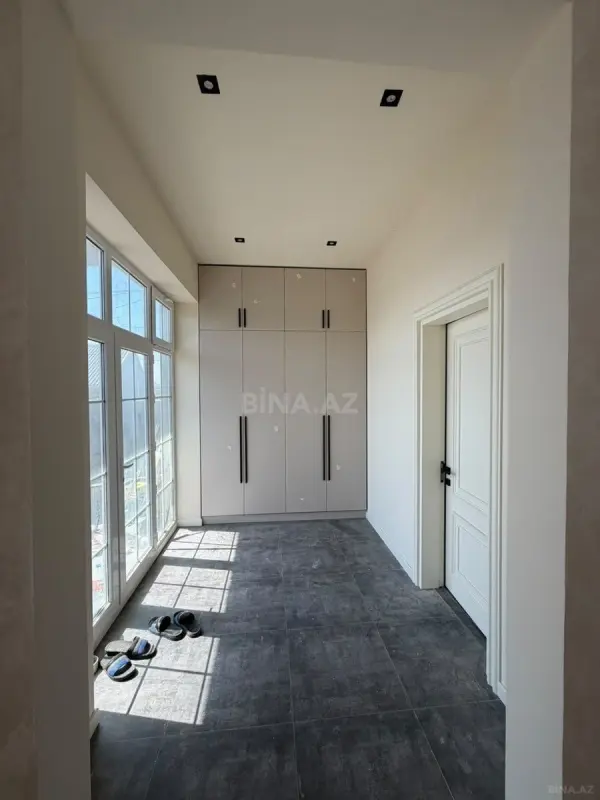 Satılır 7 otaqlı həyət evi 260 m²
