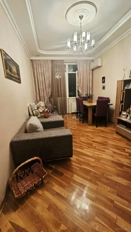 Satılır 2 otaqlı mənzil 68 m²