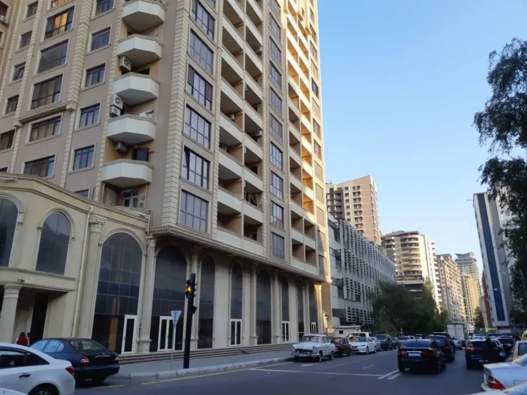 Kirayə verilir 2 otaqlı mənzil 85 m²
